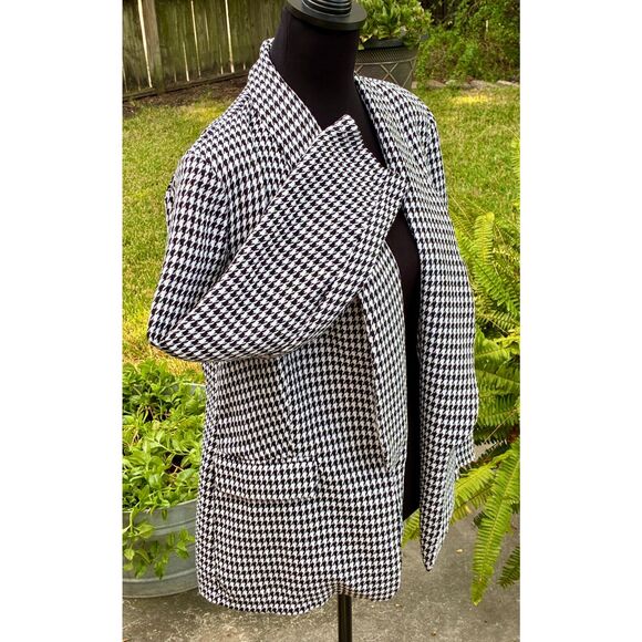 Woman’s SHEIN SZ M Houndstooth Pattern Open-Faced Long Sleeve Blazer - Picture 5 of 8